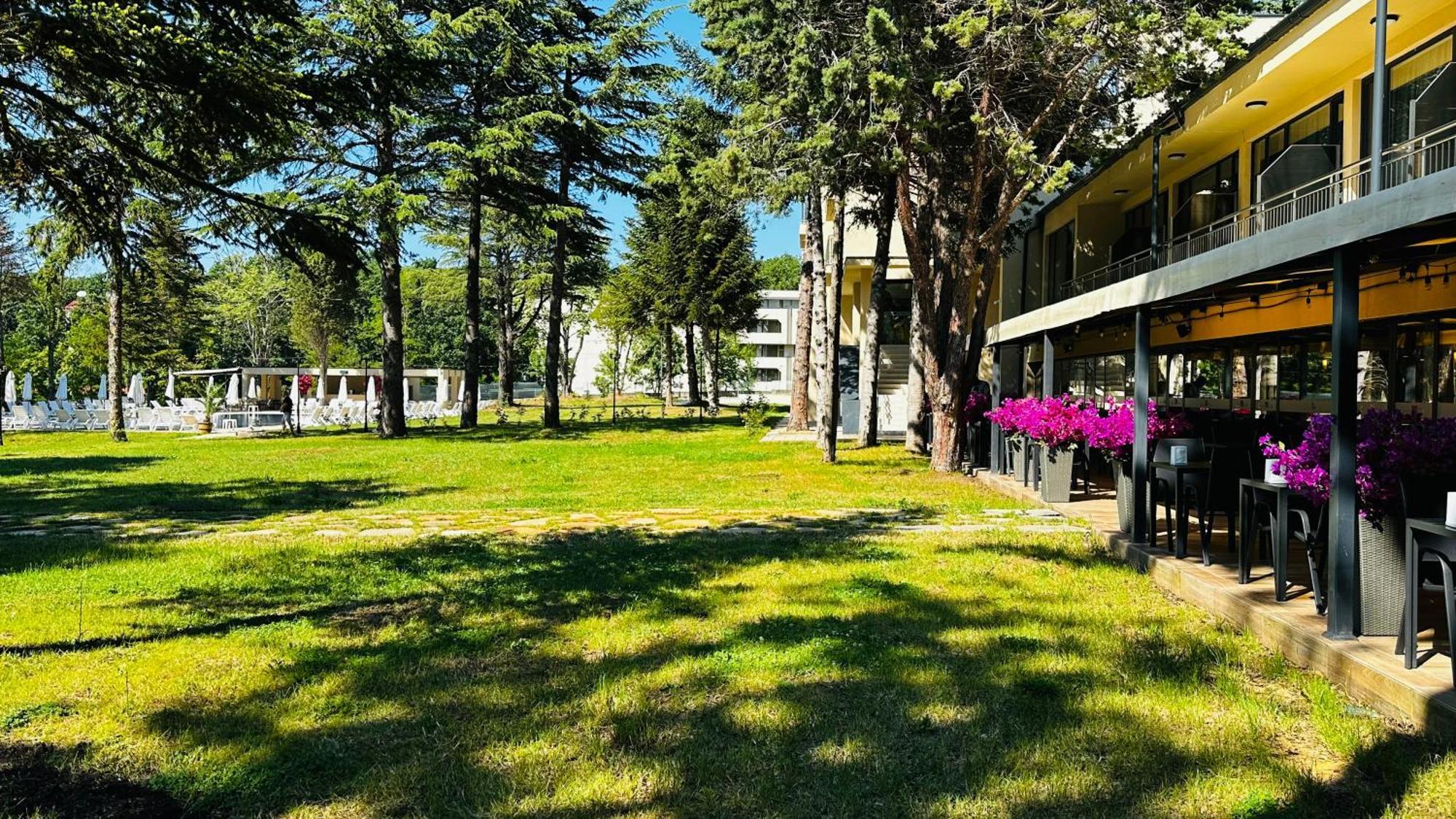 Queen Nelly Park Kiten  Exterior photo