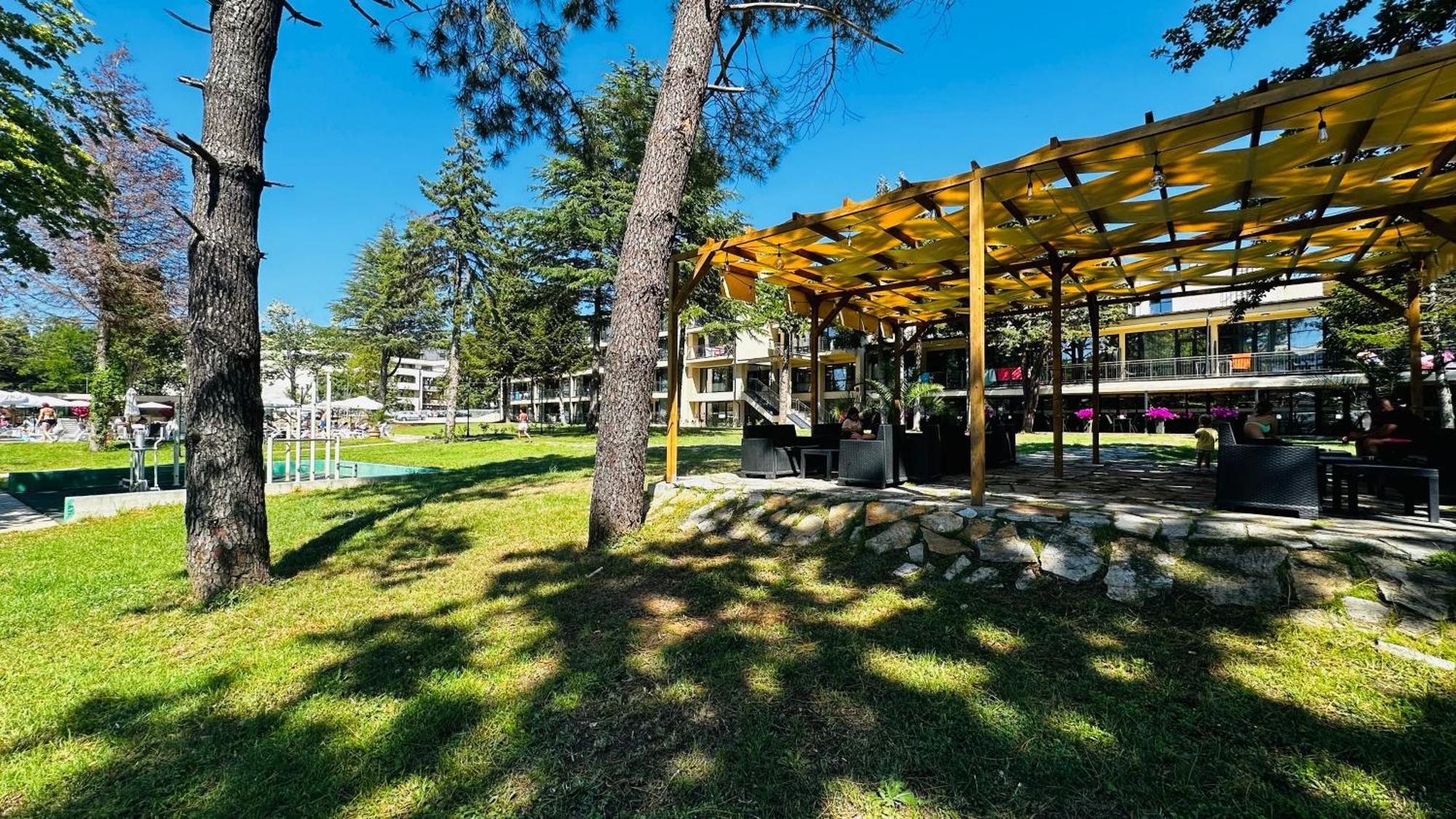 Queen Nelly Park Kiten  Exterior photo